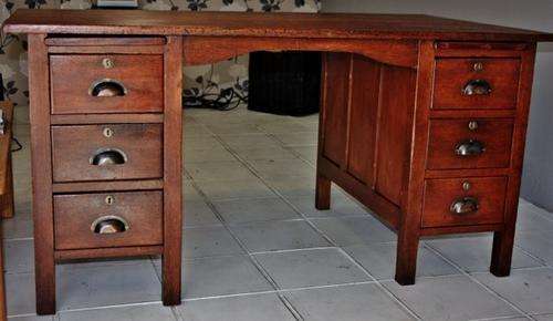 *** Solid TEAK Wood Desk - GORGEOUS! ***