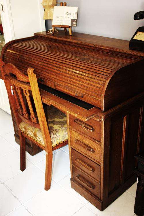 Tambour Top Oak Desk (C1949)