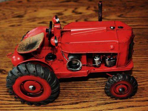 *** Vintage Red Tractor Dinki ***