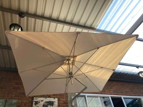 Patio/Garden Umbrella (Wall mounted) 2.5m Square