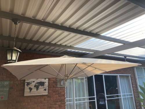 Patio/Garden Umbrella (Wall mounted) 2.5m Square