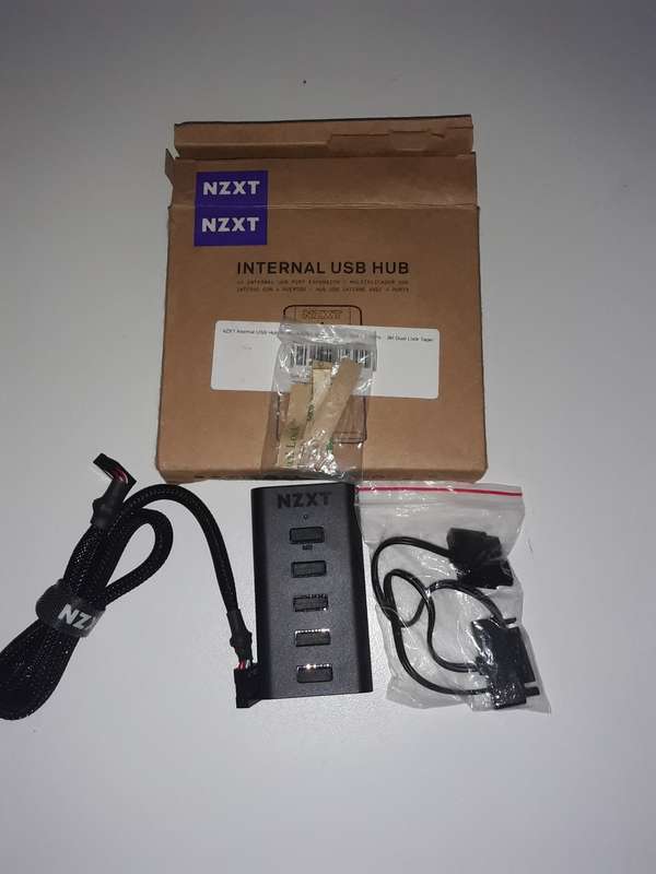 NZXT Internal USB Hub