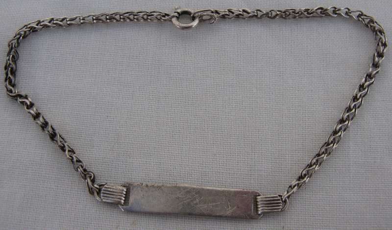 BRACELET. STAMPED "STERLING" ON CLASP. WEIGHT OF ITEM = 2.2g.