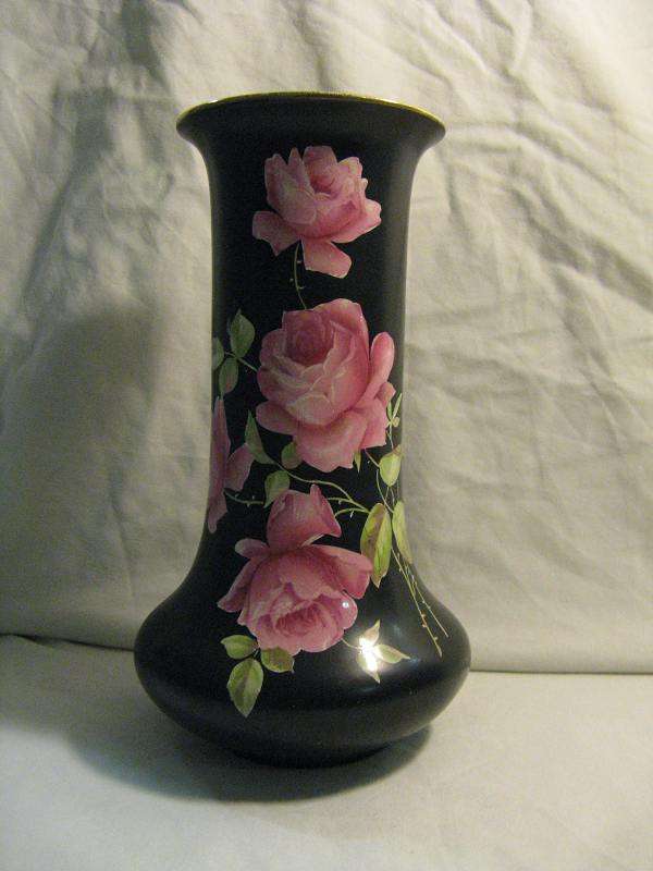 GR & CO LTD ENGLAND CROWN WARE DUCAL CERAMIC FLOWER VASE.