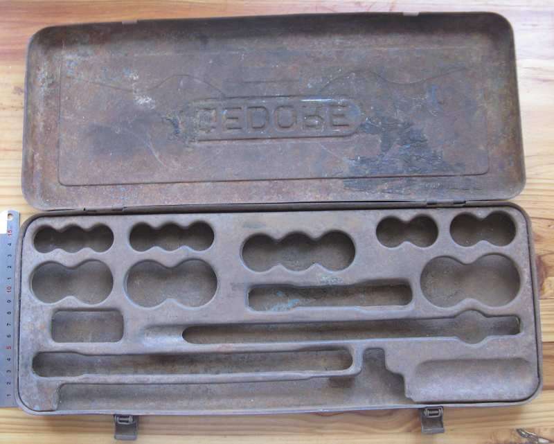 GEDORE VINTAGE SOCKET WRENCH CASING. GENERAL WEAR AS PICTURED.