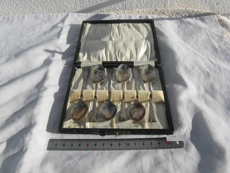 WALKER A1 BOXED SET OF 6 T SPOONS.