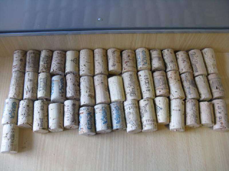 WINE CORK COLLECTION. L 4cm. P&P=R20. (CR6)