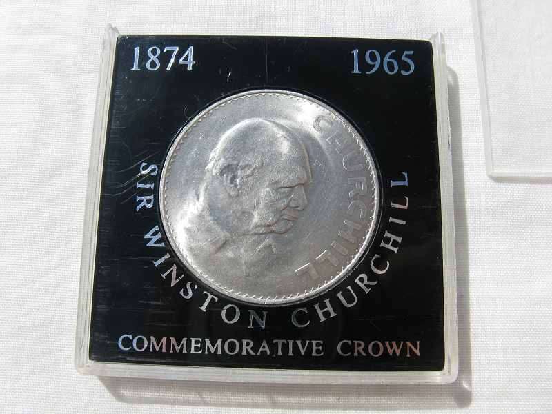SIR WINSTON CHURCHILL 1874 -1965 COMMEMORATIVE CROWN.