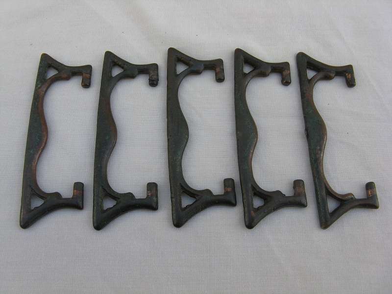 CABINET HANDLES. L 9.3cm.