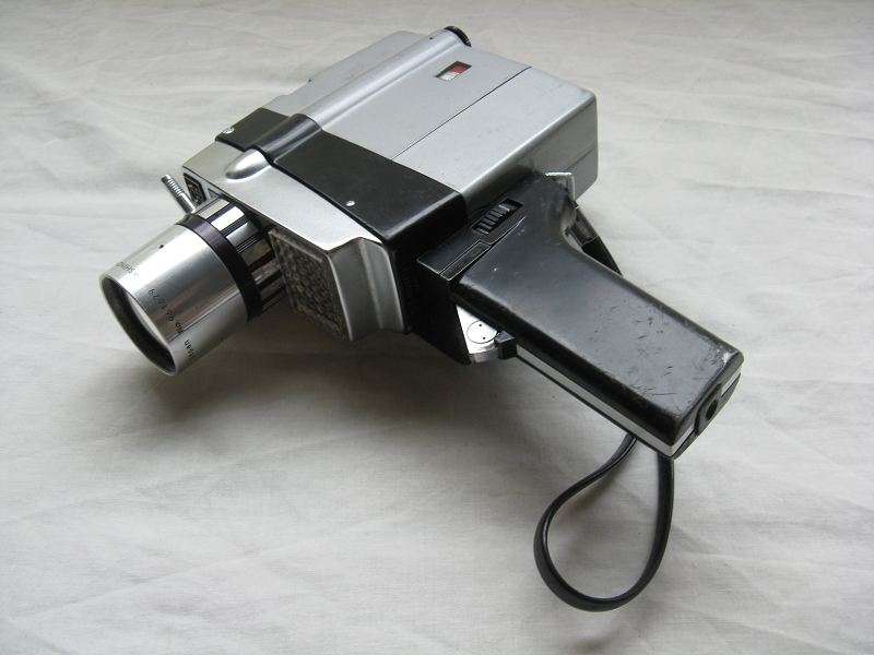VINTAGE YASHICA SUPER-8 25 MOVIE RECORDER WITH YASHINON-S ZOOM LENS 1:1.8 f=12-30 YASHICA JAPAN.