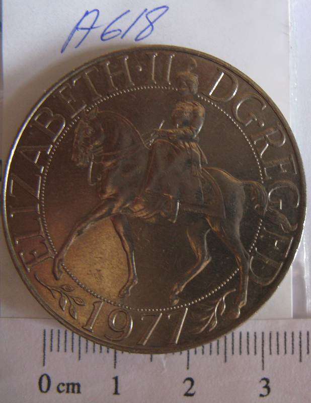 1952-1977, HM QUEEN ELIZABETH II SILVER JUBILEE CROWN.
