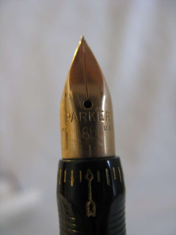 PARKER VP FOUNTAIN PEN. PEN NIB READS: ''PARKER.14K. 65. USA". L 13.5cm.