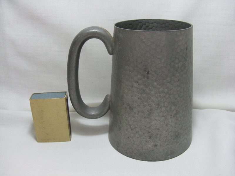 MADE IN ENGLAND CIVIC PEWTER 945 TANKARD. H 12.2cm.