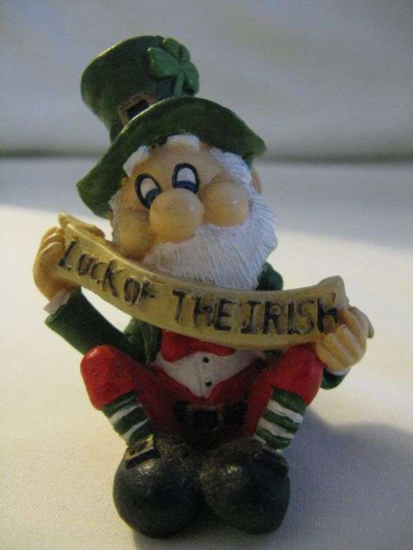 LUCK OF THE IRISH FIGURINE. H 7cm.