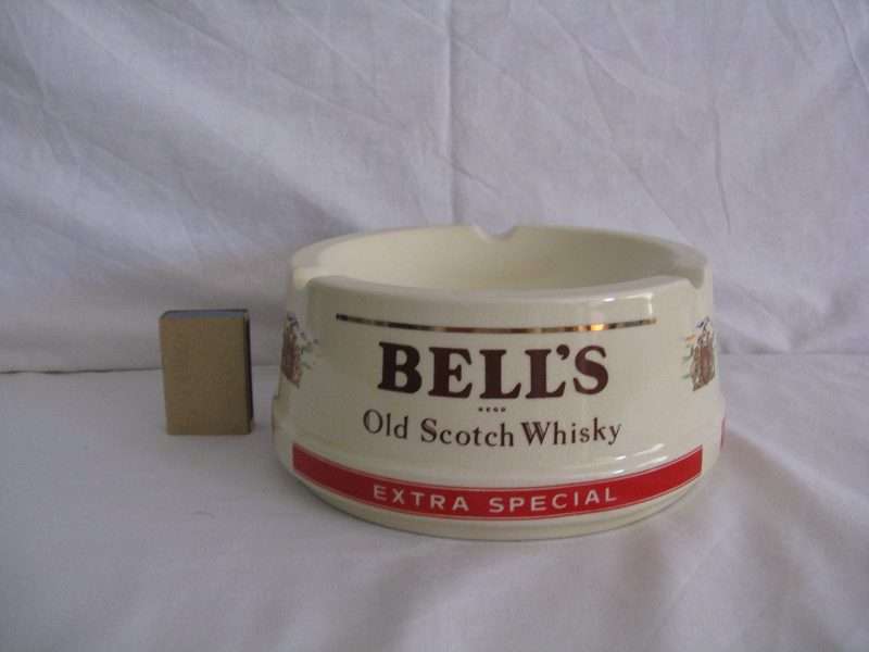 BELL'S EXTRA SPECIAL OLD SCOTCH WHISKY ASHTRAY.