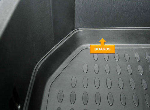 High boards of 4cm to protect dirt or spilling on car floorIt has a unique pattern which provides an anti-skid effect.