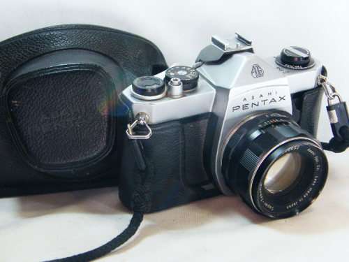 Vintage Asahi Pentax SP500 camera with super - Takumar 1:2/55 lens - as per photo
