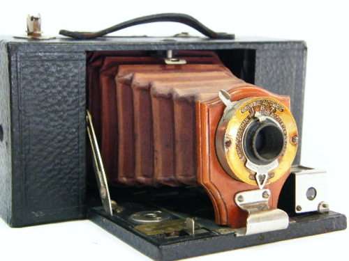 Vintage Kodak Brownie automatic - folding brownie camera - excellent condition