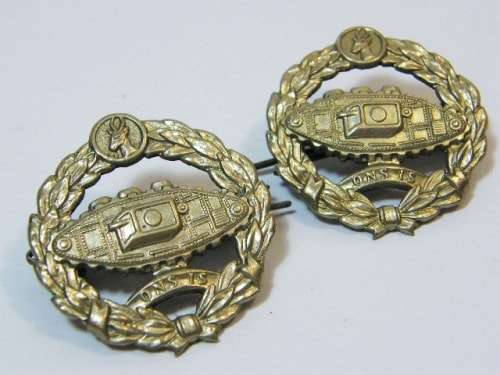 Pair of SA tank corps collar badges