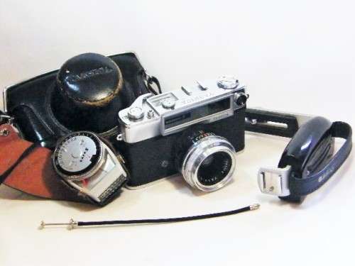 Vintage Yashica minister D 35mm camera with 1:2.8 45mm lens - including pouch, light meter & handle