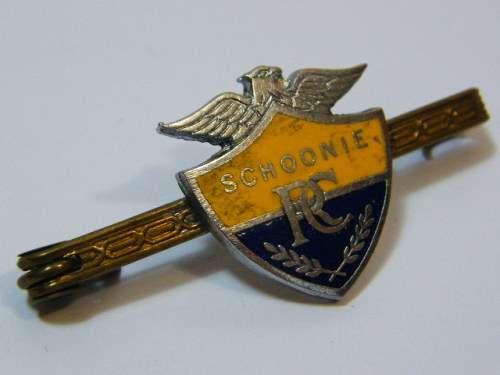 Schoonie recreation club bar brooch