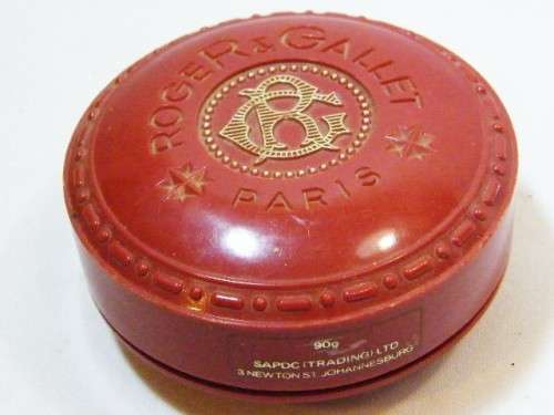Vintage Roger and Gallet bakelite soap box