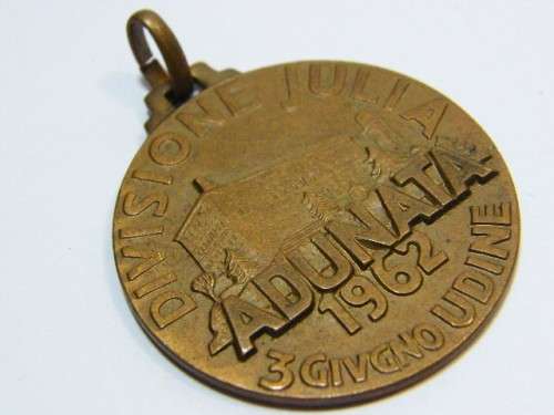 Italian Divisione Julia 1962 gathering medallion