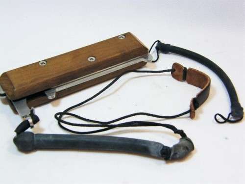 Slingcat slingshot with teak wood grip & extra elastic