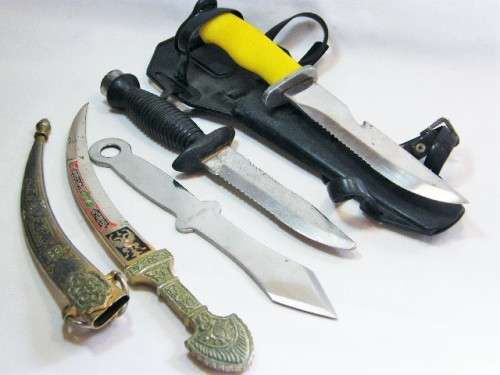 Lot of 4 old knives