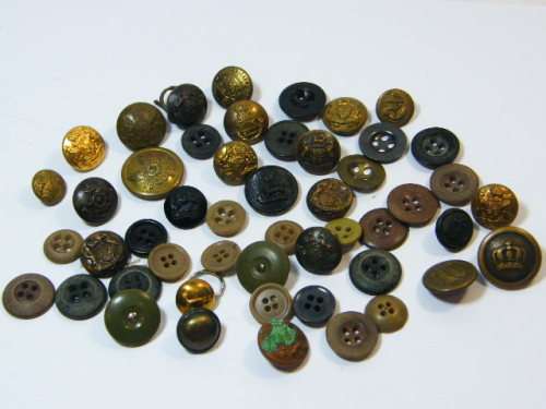 Lot of about 50 military buttons