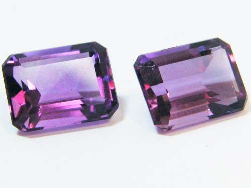 Pair of rectangular amethysts totalling of 7.7 carat