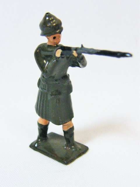 Vintage Scottish lead soldier with rifle