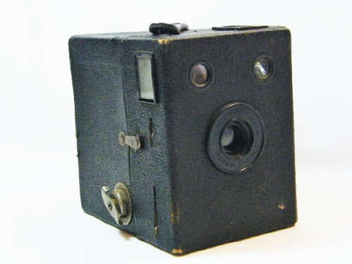 Vintage Kodak six-20 Brownie-Minor box camera - Very scarce model made in 1935