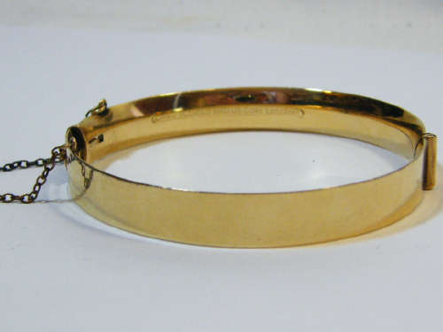 Beautiful vintage LWandG 9ct gold bronze core Lagarmic bangle with safety chain - weighs 19.5 grams