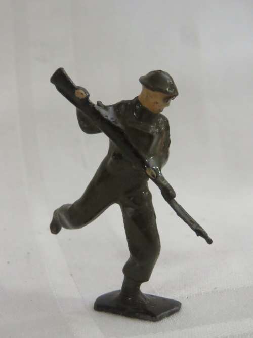 WW2 British lead soldier with stabbing rifle