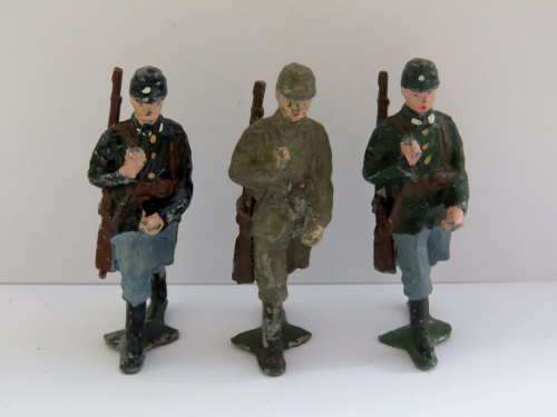 Lot of 3 vintage lead toy soldiers