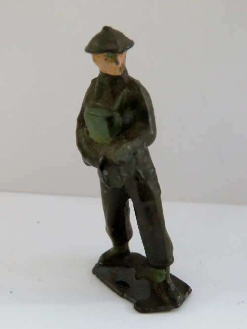 WW2 British lead soldier with Thompson submachine gun
