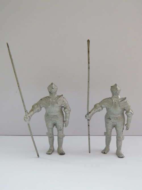 Lot of 2 lead soldier knights