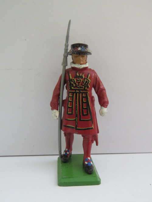Britains Ltd. Beefeater lead soldier with plastic lance
