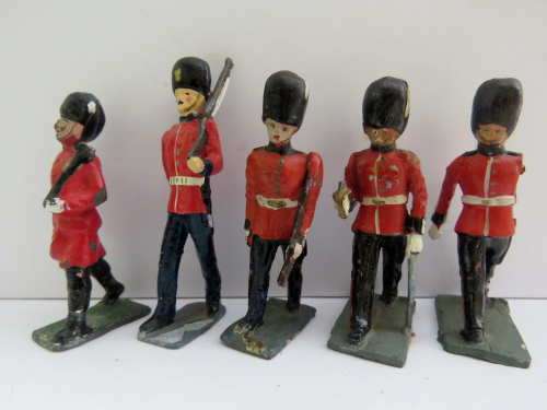 Lot of 5 vintage lead soldiers with boken pieces