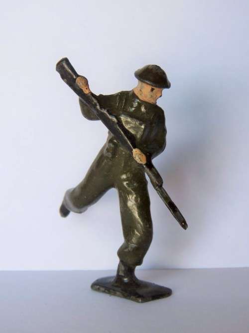 WW2 British lead soldier with stabbing rifle