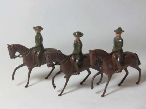 Lot of 3 WW2 British lead soldiers on horses
