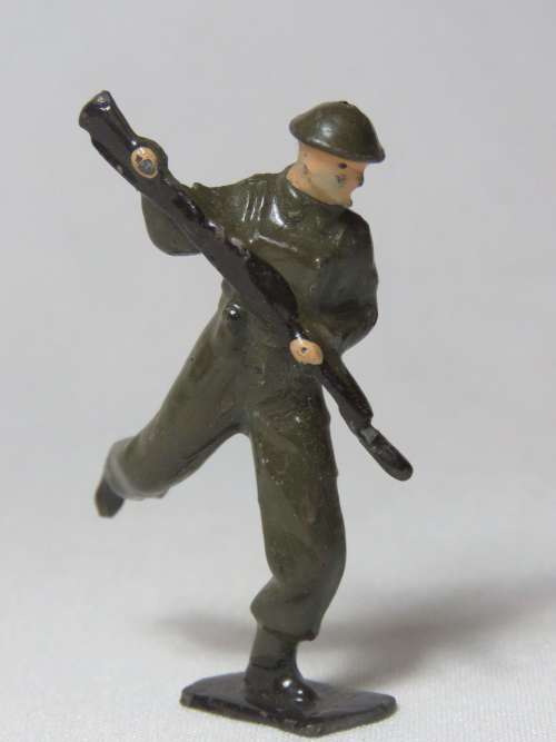 WW2 British lead soldier with stabbing rifle