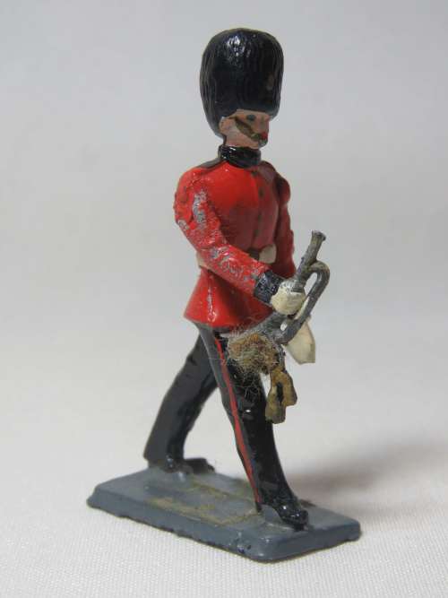 British lead soldier marching band trumpeter