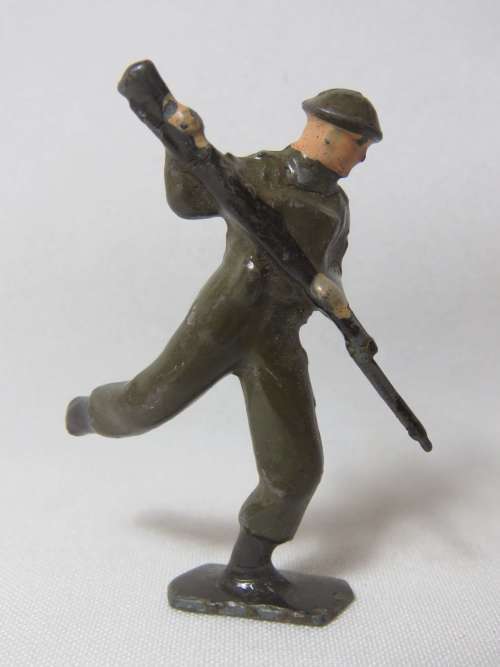 WW2 British lead soldier with stabbing rifle