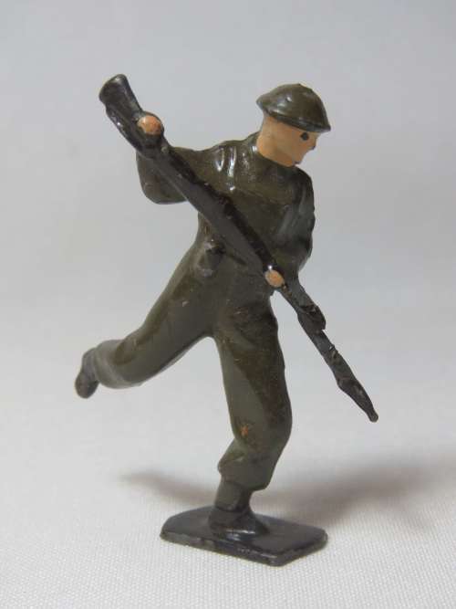 WW2 British lead soldier with stabbing rifle