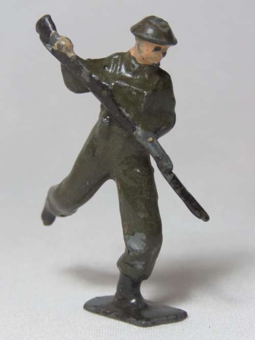 WW2 British lead soldier with stabbing rifle