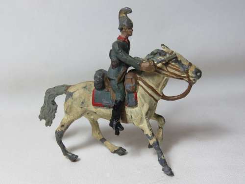 Vintage cavalry lead soldier with horse - Sword broken