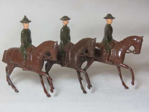 Lot of 3 WW2 British lead soldiers on horses