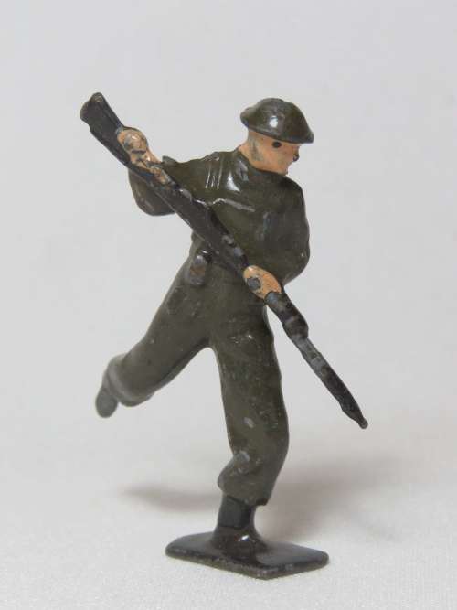 WW2 British lead soldier stabbing rifle